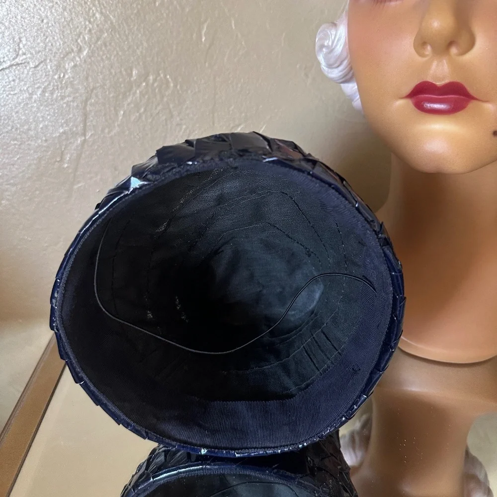 EXTRAORDINARY 1930's NAVY STRAW CONICAL HAT + CORLED FEATHER POM PONS - Picture 13 of 14